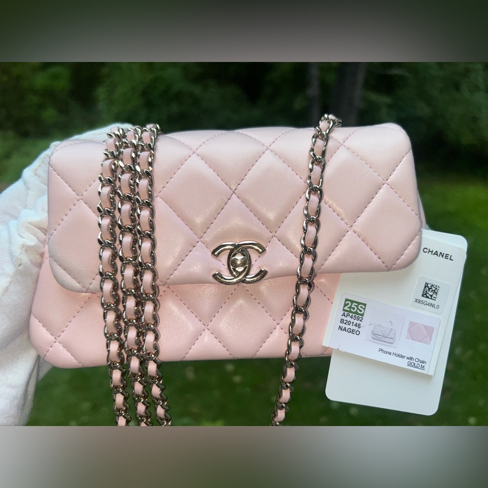 🌟SOLD🌟 CHANEL 25S Crossbody Flap Bag Lambskin Light Pink/Gold 2025 *RARE* - Picture 1 of 12